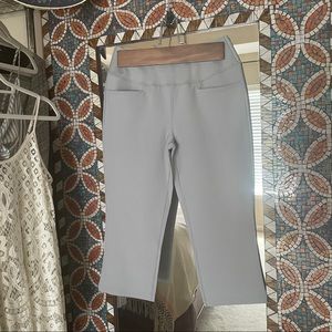 Silver Capri Length Puma Legging w/Pockets Size S